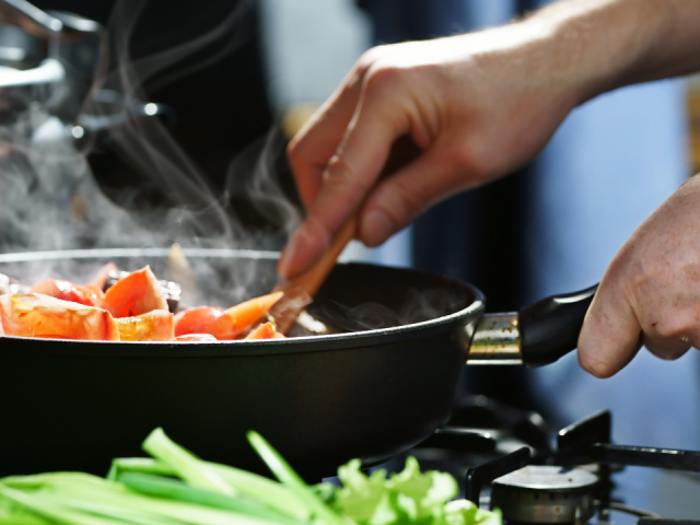 Les matériaux des ustensiles de cuisson : faire le bon choix